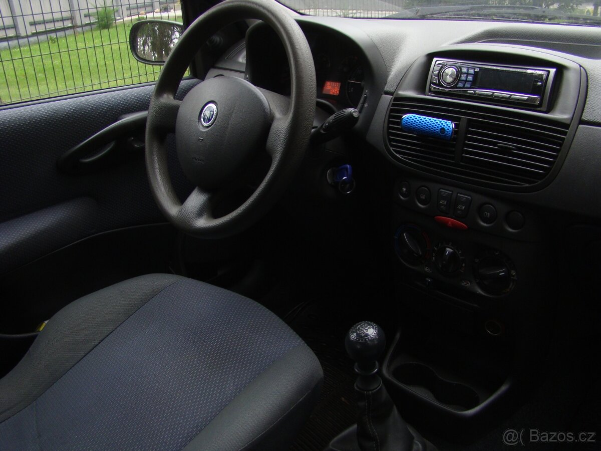 Fiat Punto 1.3 8V - 10