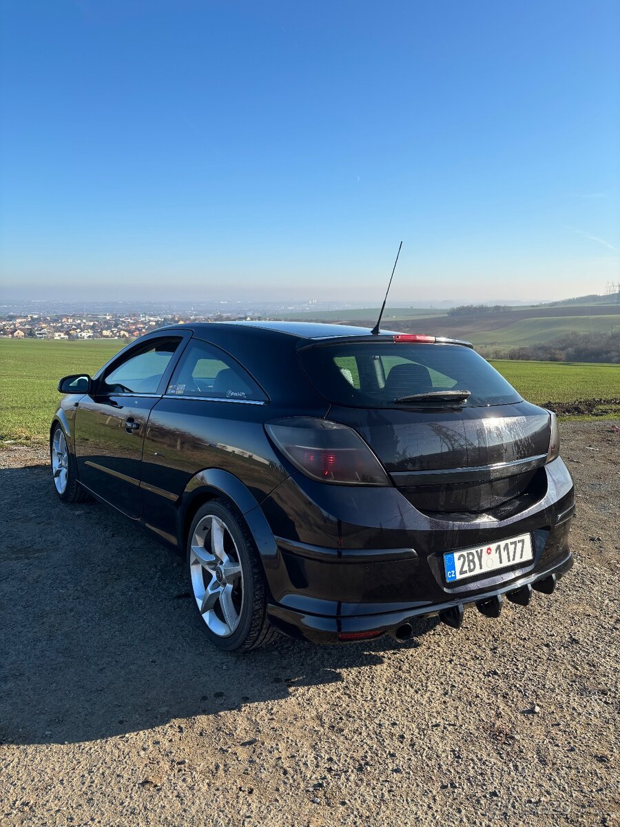 Opel Astra H GTC 2x OPC line - 10