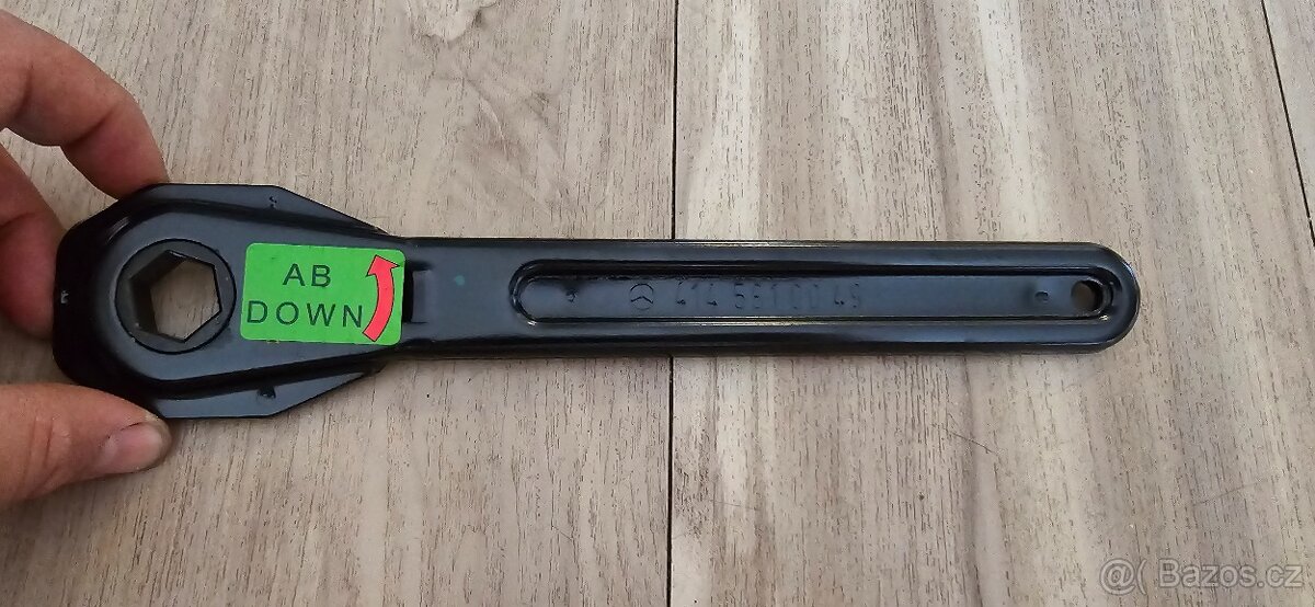 Hever s nářadím Mercedes-Benz 2023 - 10