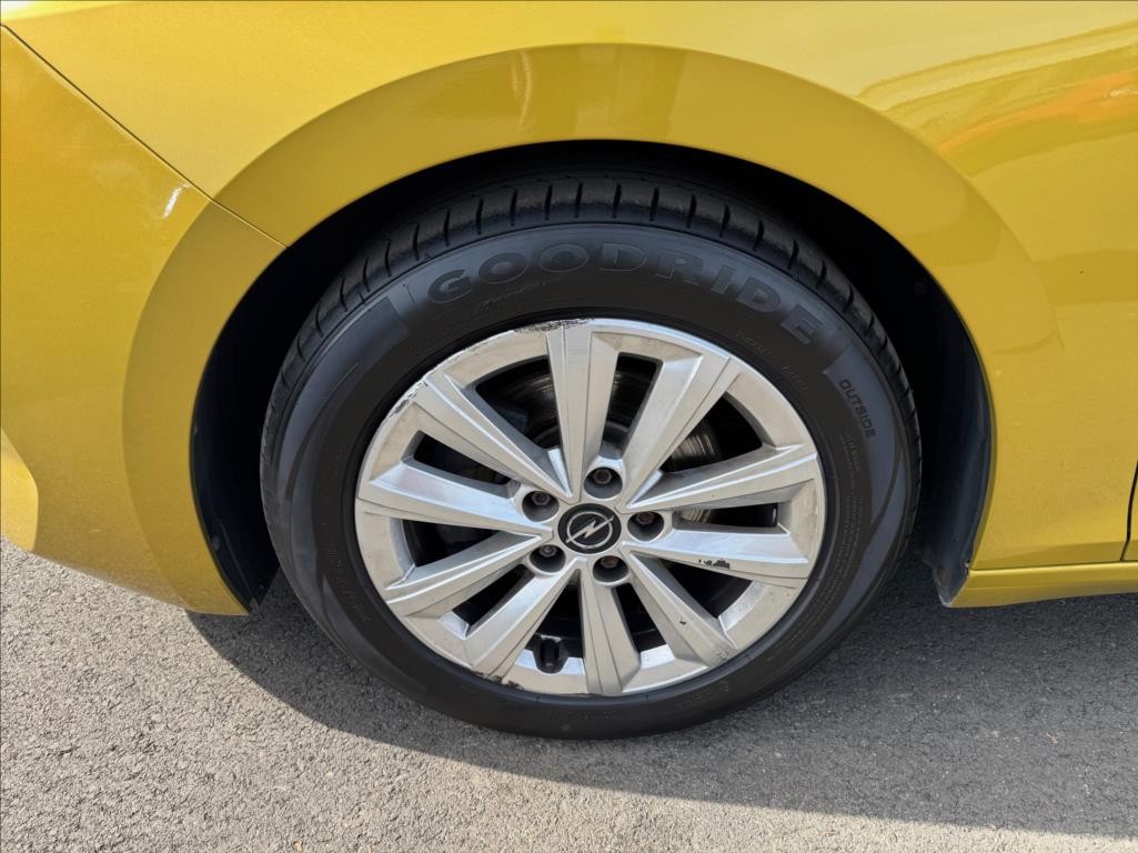 Opel Astra 1,2 (2023) - 10
