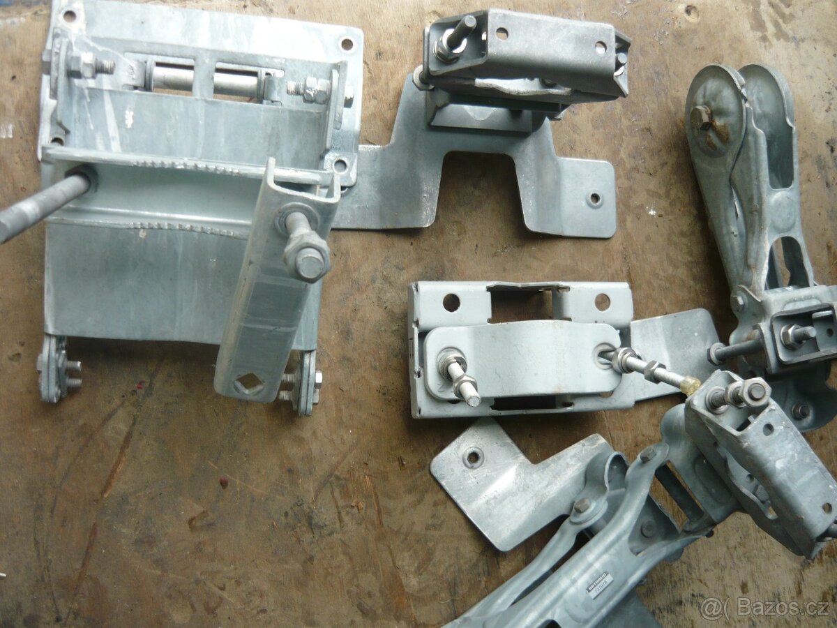 Pozinkovaný nástěnný otočný držák. - 10