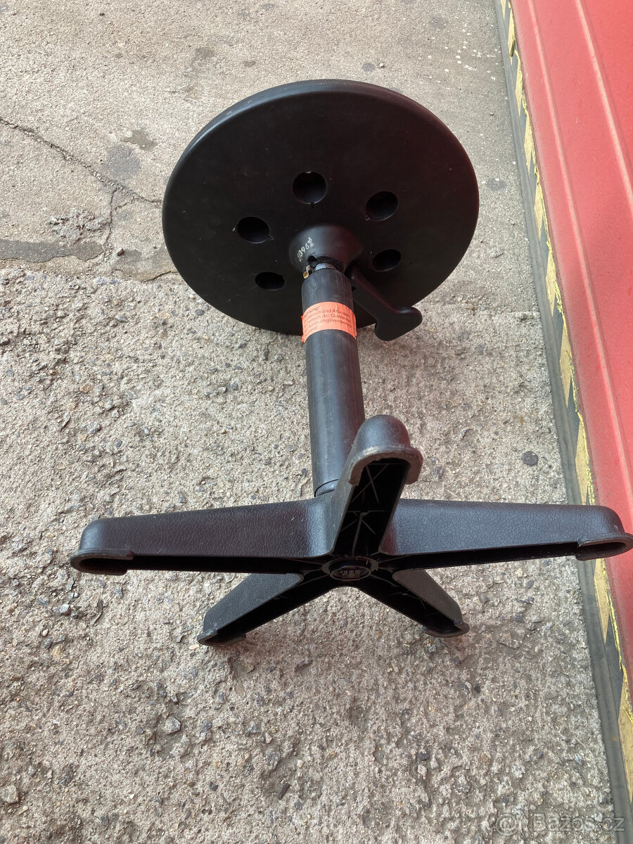 Židle, sedátko dílenské otočné 500 kč - 10