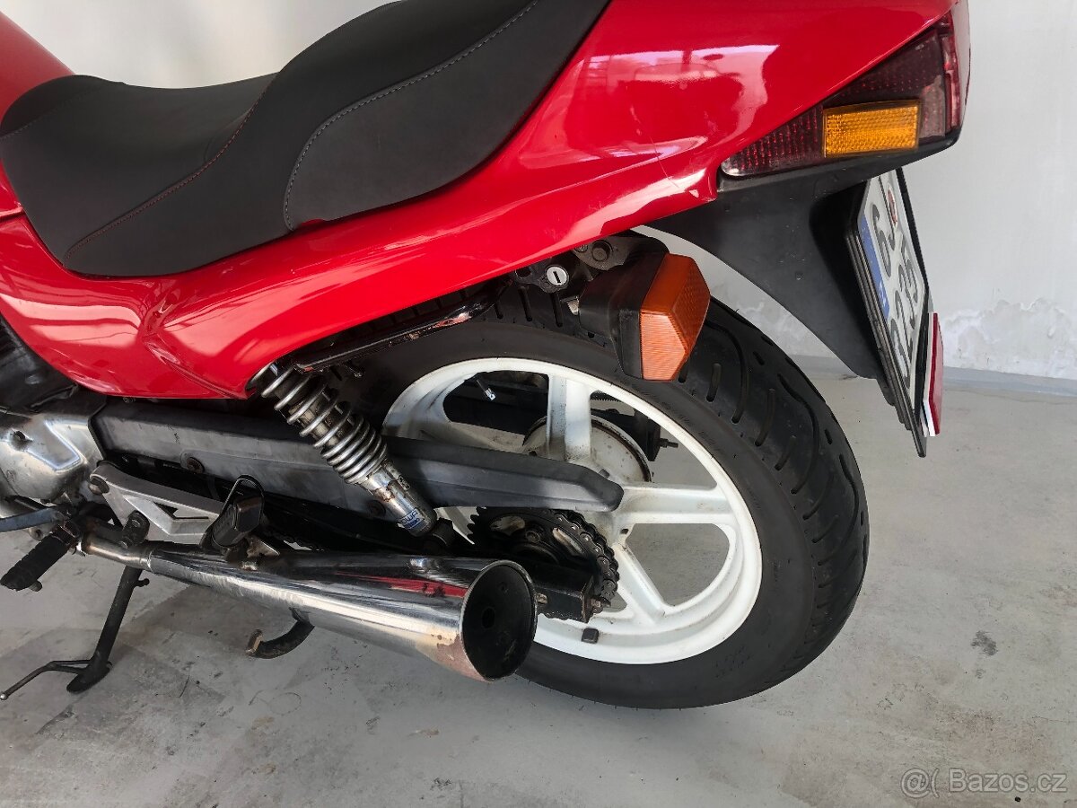 Honda CB250 - 10
