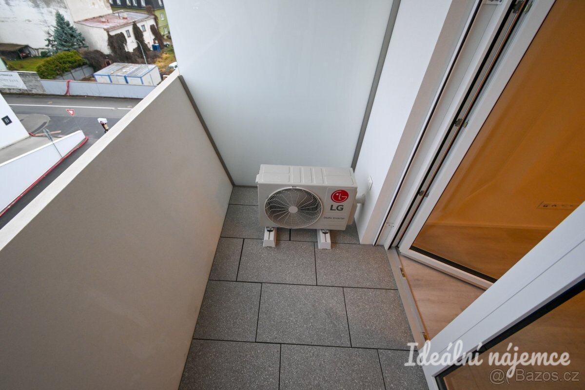 1+kk, Komárovská - 10