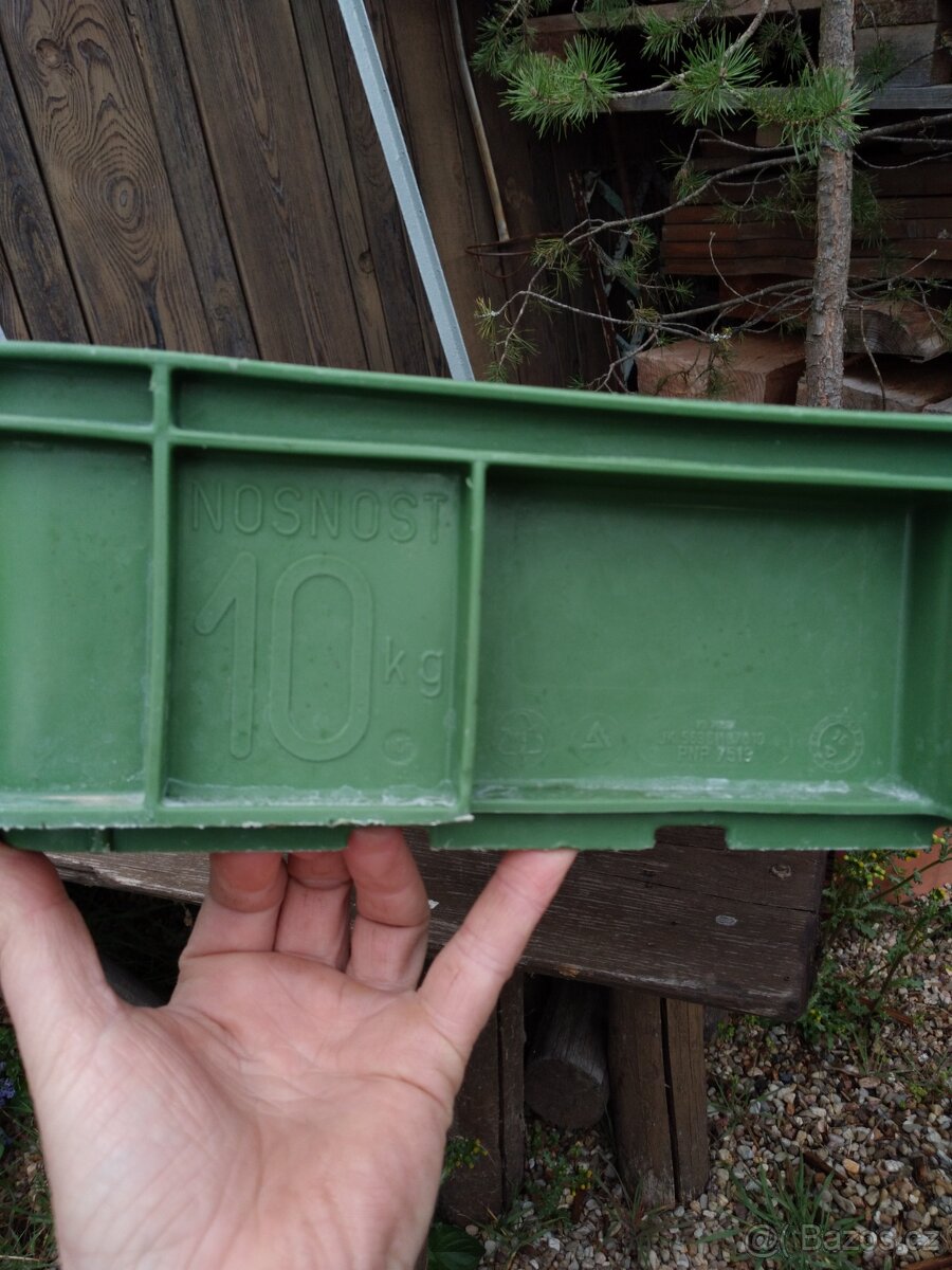 Plastové přepravky OZ ,nízké, barvené - 10