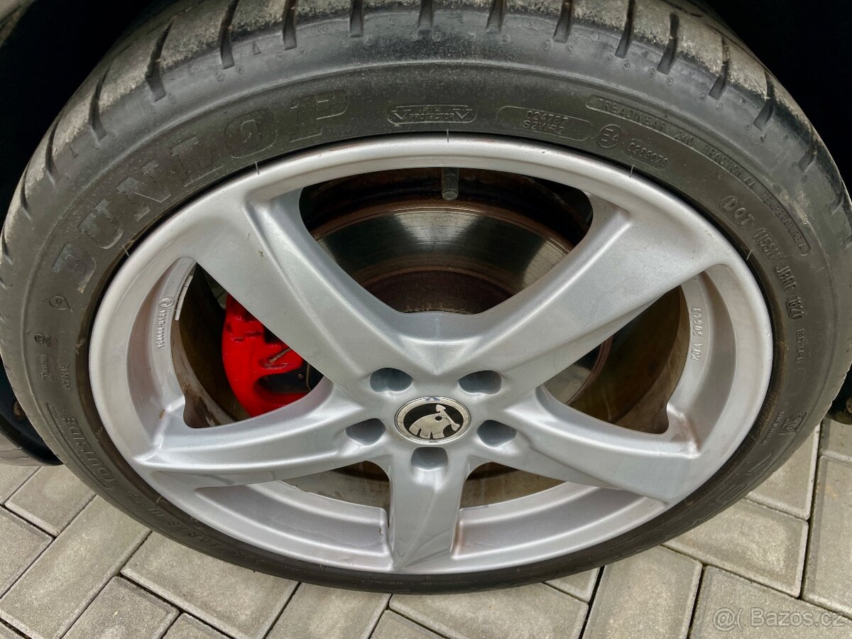 ŠKODA OCTAVIA COMBI RS 2,0TDI - 10