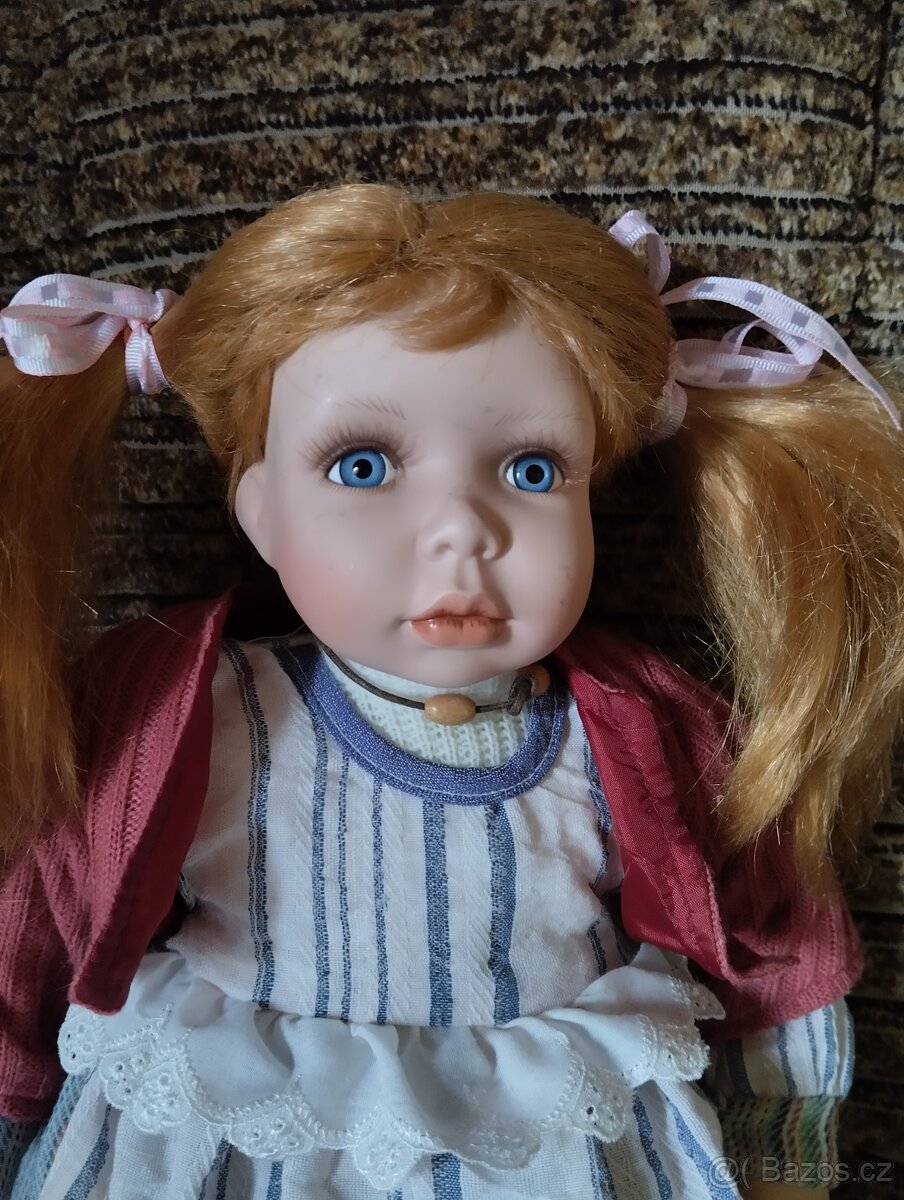 Značená porcelánová zrzečka - 10