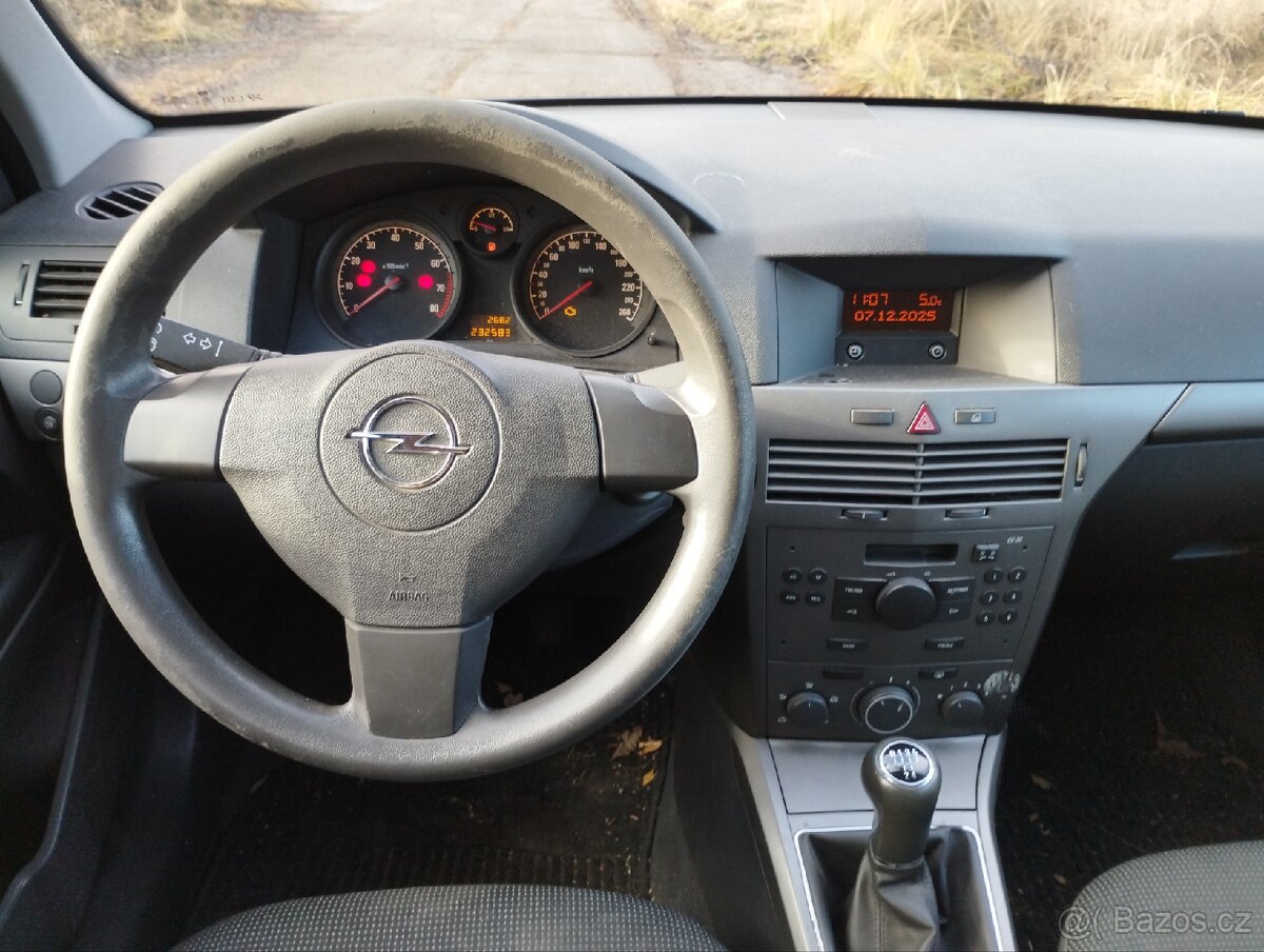 OPEL ASTRA CARAVAN 1.6 R.V.2006 - 10