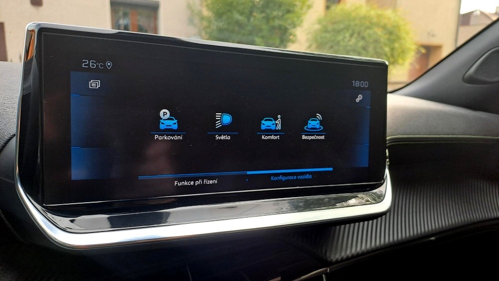 Peugeot 2008 GT Line, 130 EAT8 - 10