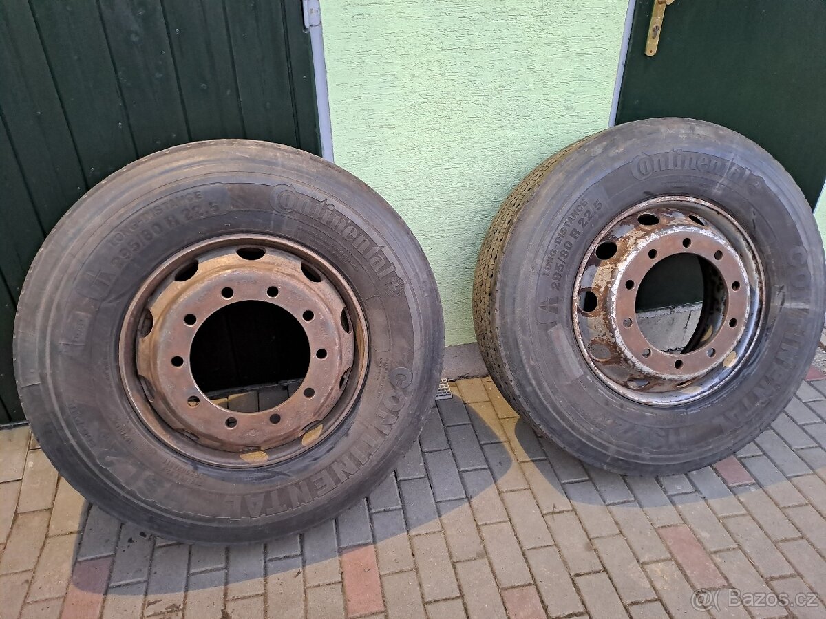 2 protektory 295/80 R 22,5 - 10