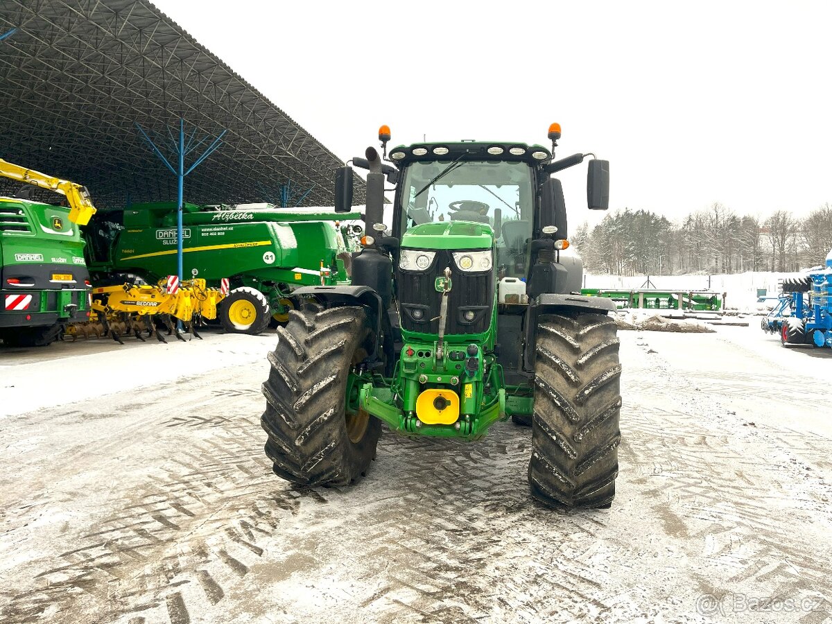 traktor John Deere 6250R - 10