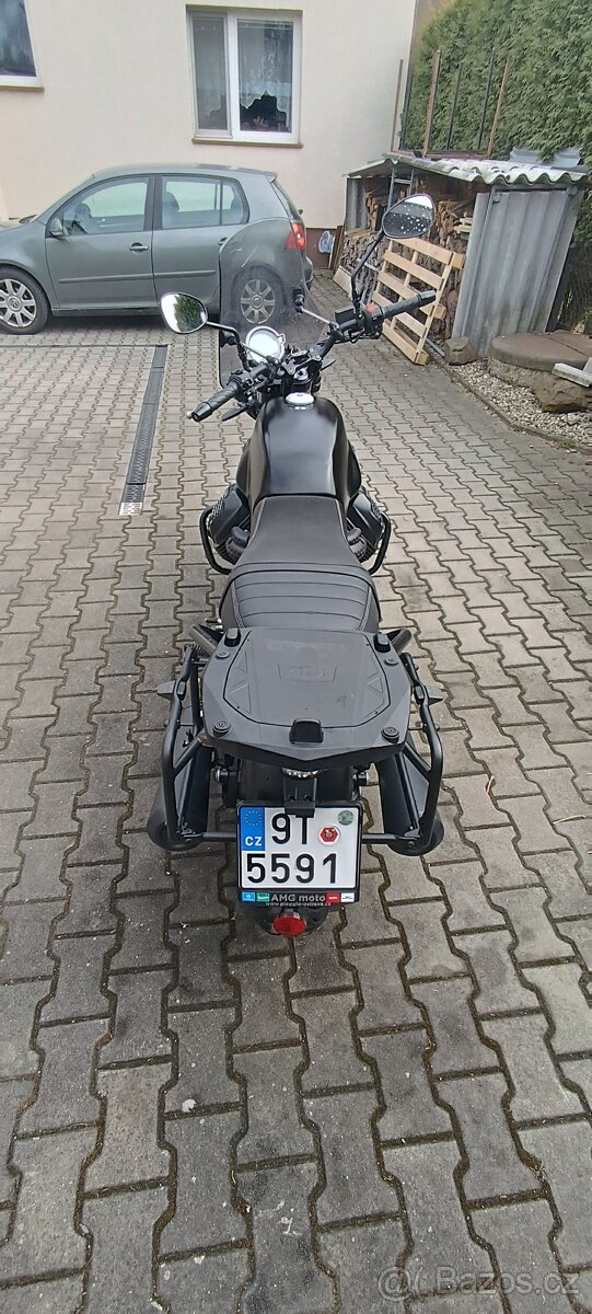 Moto Guzzi V7 Stone - 10