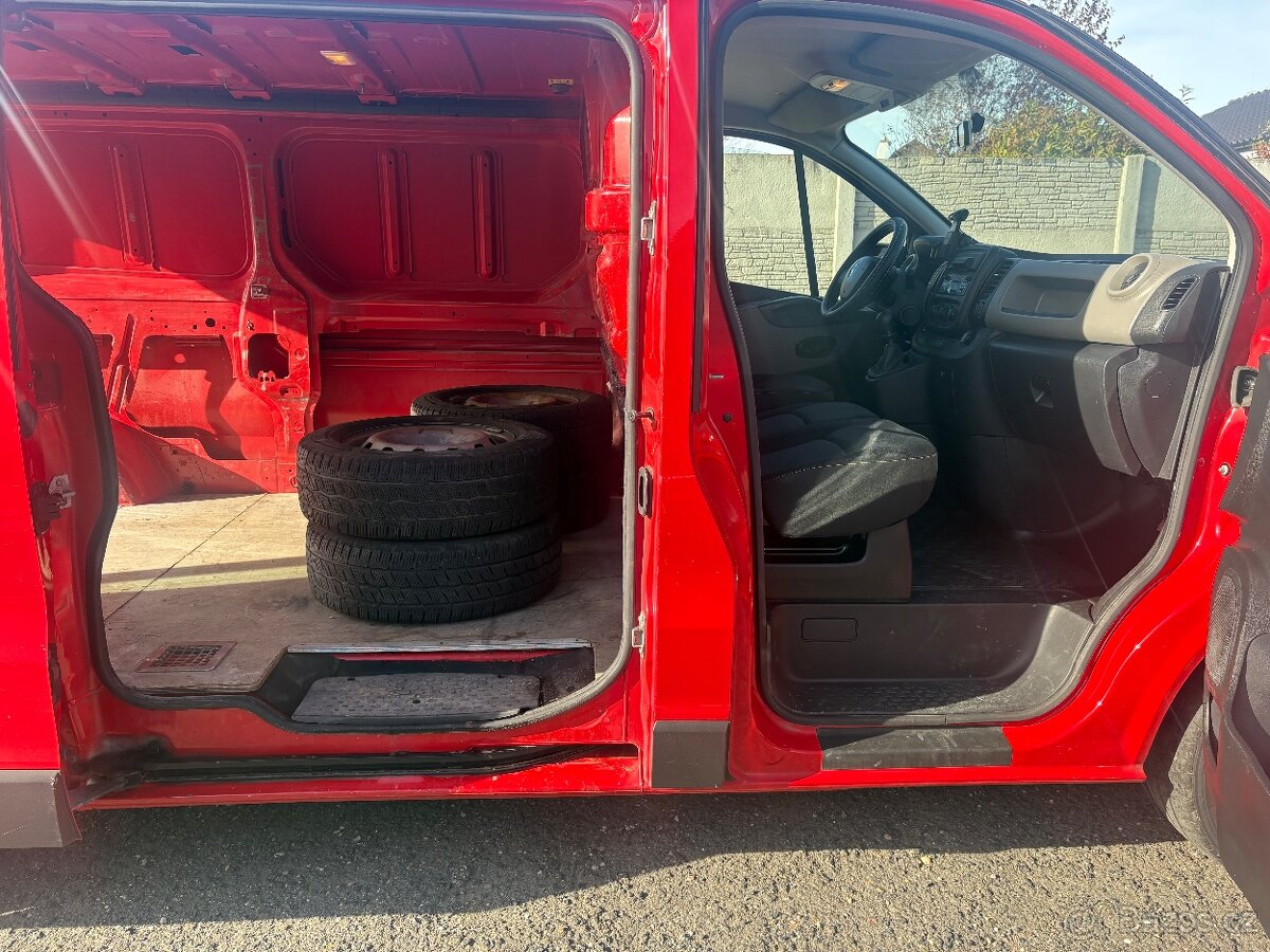 Renault Trafic long 1.6 DCI, 70KW 11/2017 175000km NOVÁ STK - 10