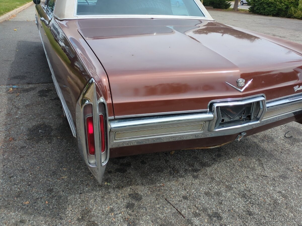 Cadillac Coupe deVille 1966 - 10