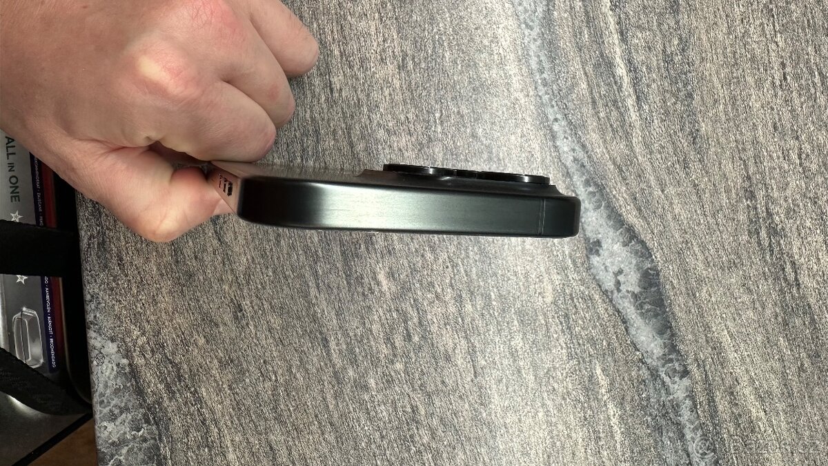 iPhone 15pro 512GB Černý Titan - 10