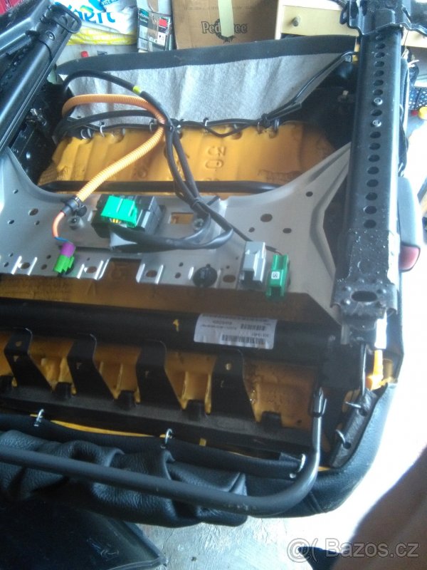 Prodám kožená sedačky z volva v40 - 10