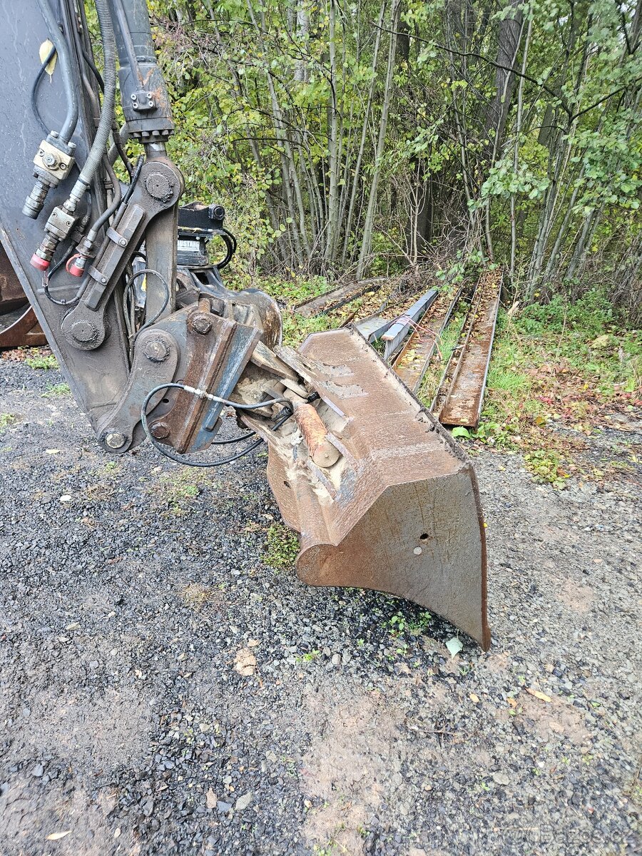 Pásový bagr Volvo EC160e - 10