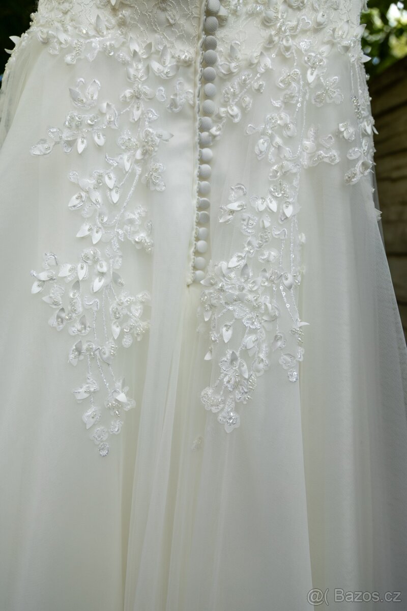 Luxusní svatební šaty (původní cen 34tis) vel. 34 - TOP stav - 10