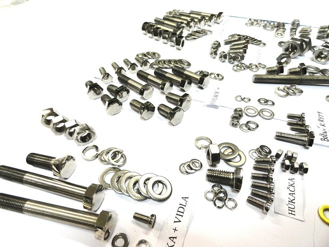 jawa panelka / kývačka - kompletná sada šroubu - 10