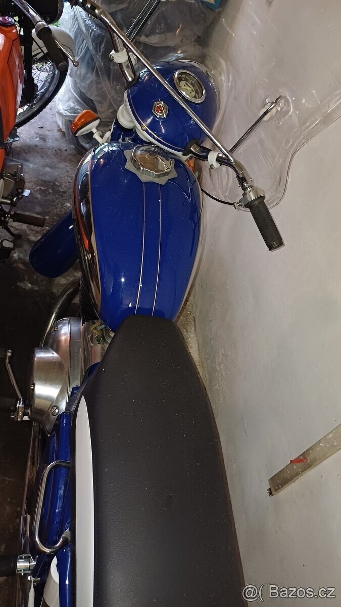 PRODÁM DĚDOVOU SBÍRKU MOTOREK - 10