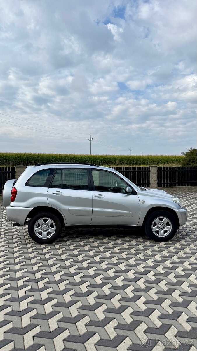 TOYOTA RAV4 2.0D4D 85kw 4x4 - 10