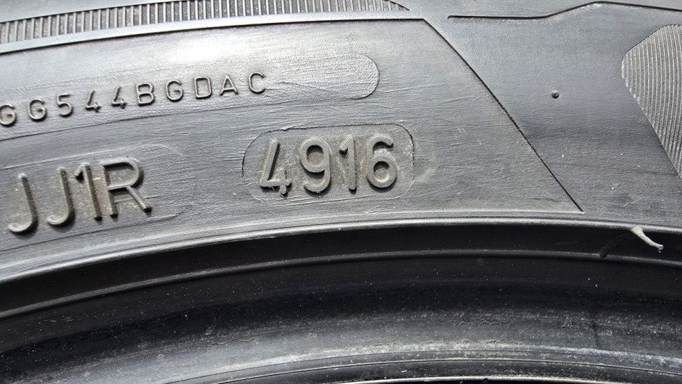 Letní pneu 275/35/19 Good Year Run Flat - 10