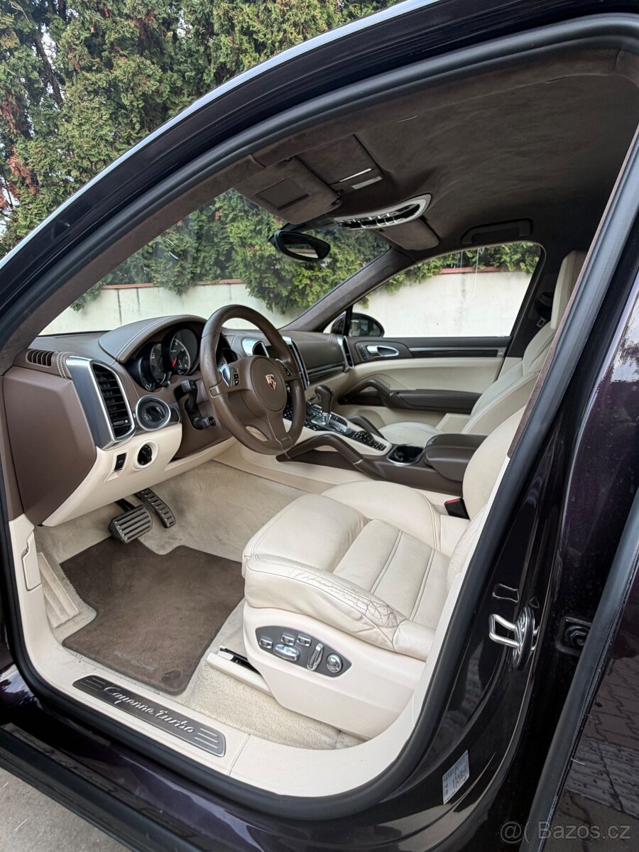 Porsche Cayenne Turbo 4.8 V8 Biturbo | 368 kW - 10