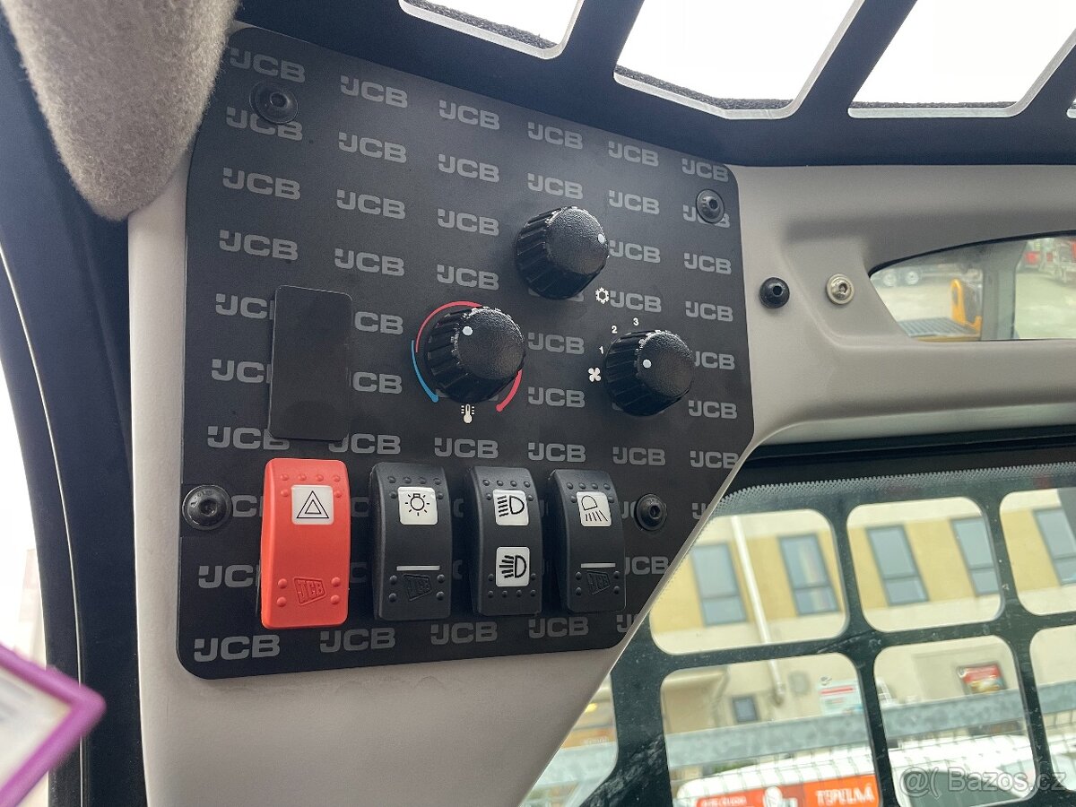 Smykový nakladač JCB 155 - 10