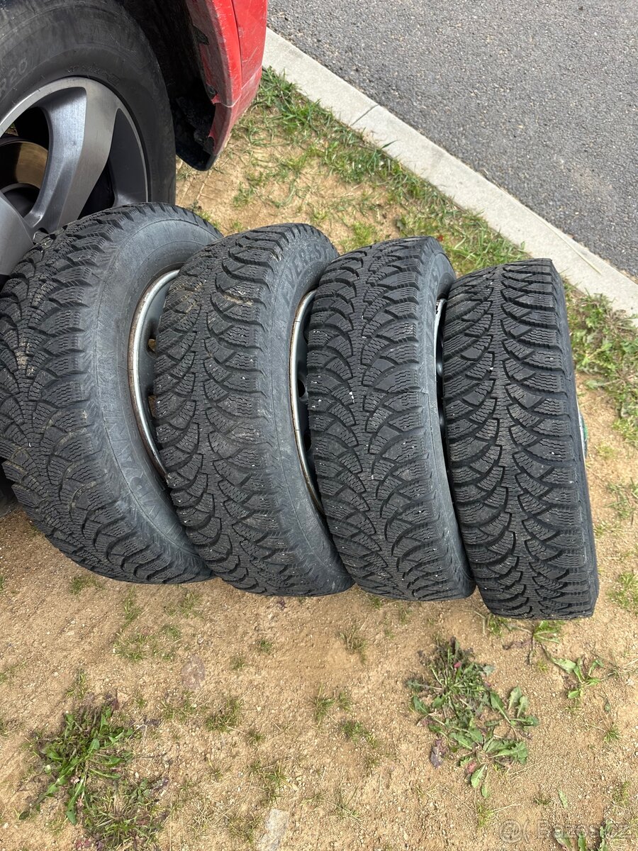 Škoda Felicia 1.3 BMM 50KW + sedačky Color line červené - 10