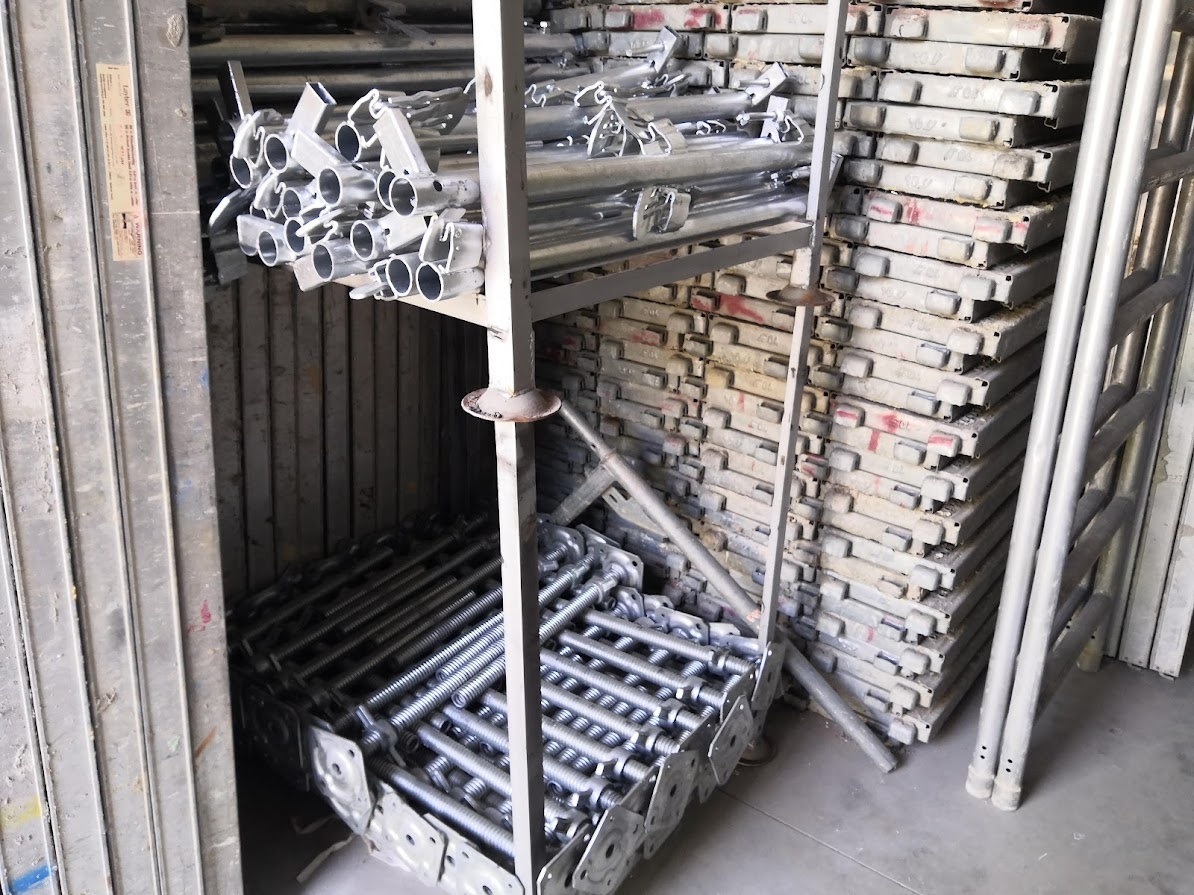 Prodám lešení Layher blitz 109, široké rámy na 3 podlahy - 10