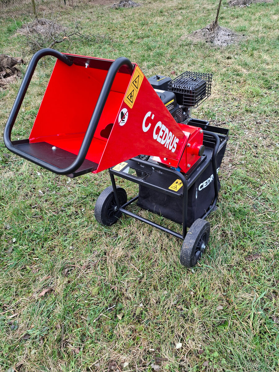 štěpkovač, drtič větví Cedrus - 10