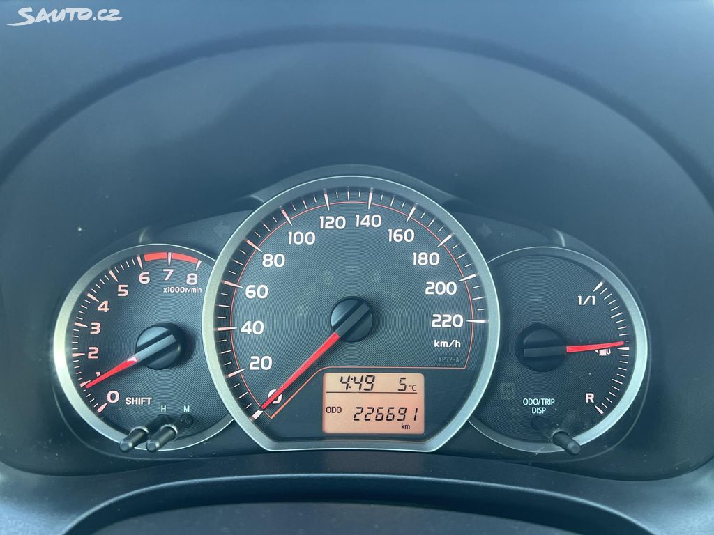 🚗 Toyota Yaris 1.0VVTi KAMERA TAŽNÉ PŮVOD ČR - 10