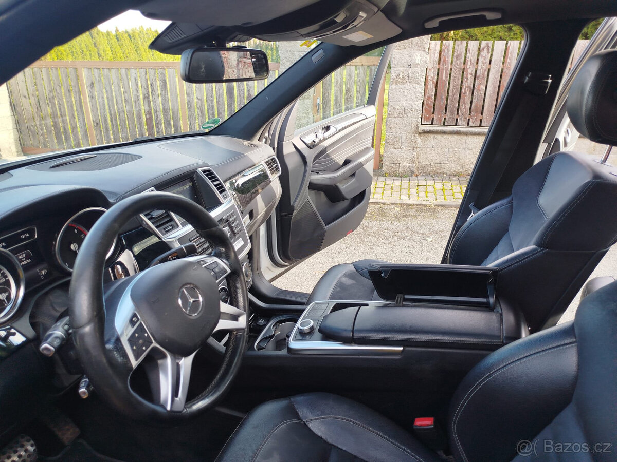 Mercedes-Benz ML 350 CDI AMG V6 4MATIC (2014) – Luxusní SUV - 10