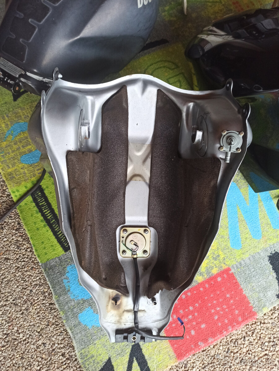 Nádrže benzínové na různé motorky - 10