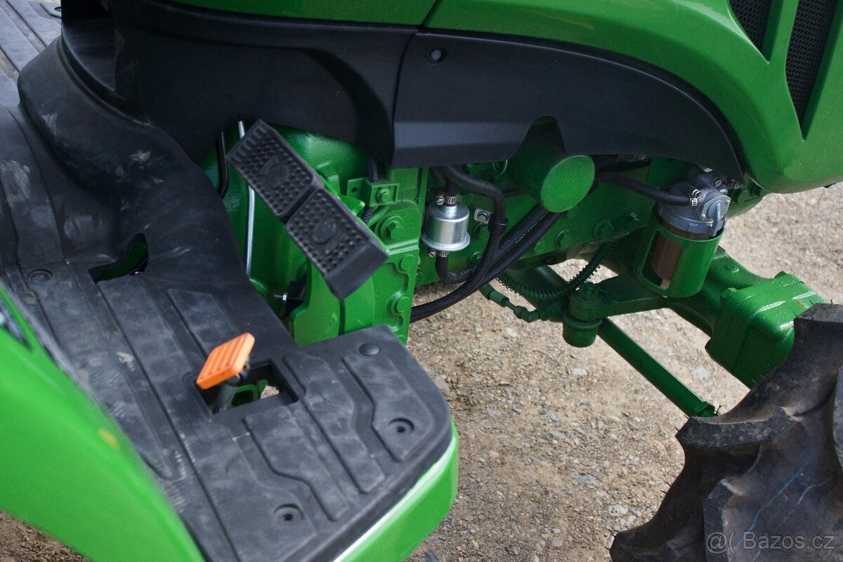 4x4 John Deere 3036E - 10