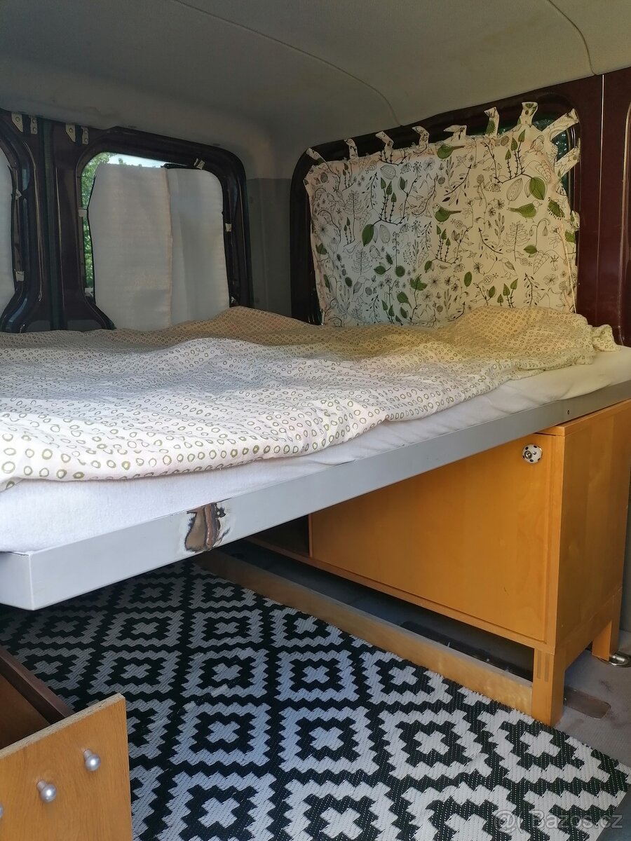 Mercedes Sprinter obytný - 10