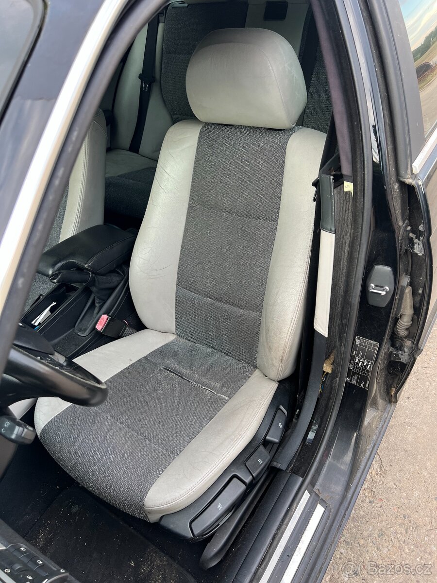 BMW E46 330D 135kw facelift Touring - 10