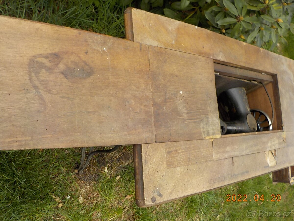 šicí stroj Singer,Royal a ANKER - 10