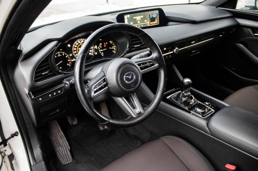 Mazda 3 90kW (2020). - 10