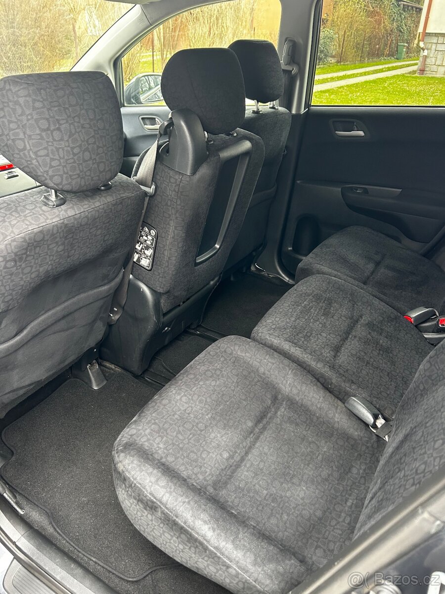 Šestimístná Honda - 10