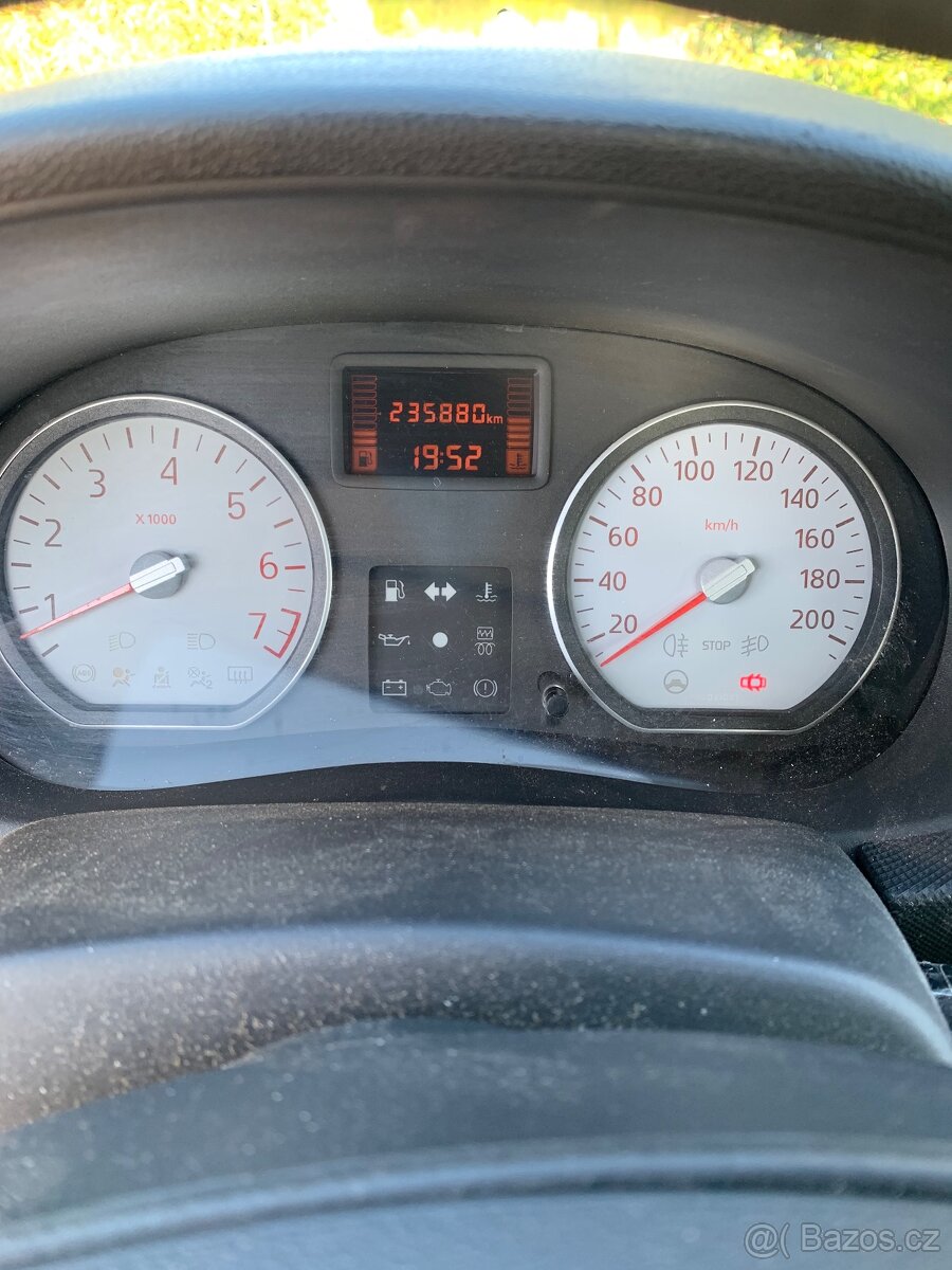 Dacia Logan vestavba na míru MCV 1.6 16V 2010 - 10