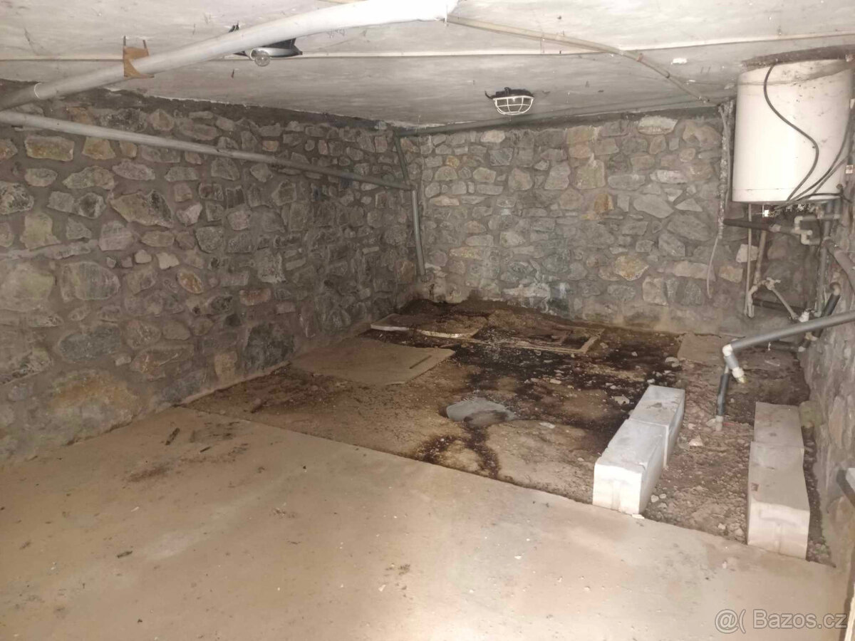 Prodám RD pro 2 apartmány v Černé v Pošumaví na Lipně - 10