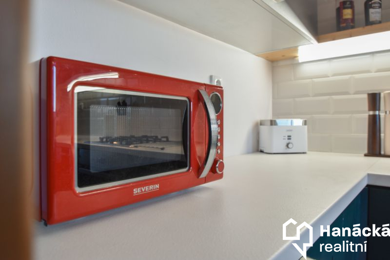 Pronájem podkrovního bytu 3+kk, 114 m² - ul.... - 10