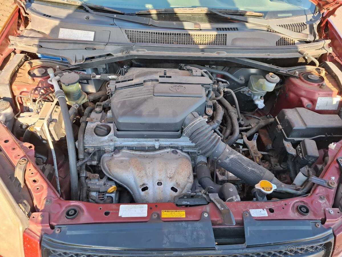 Toyota rav4 4x4 benzin 2,0,r.v.2004,110 KW - 10