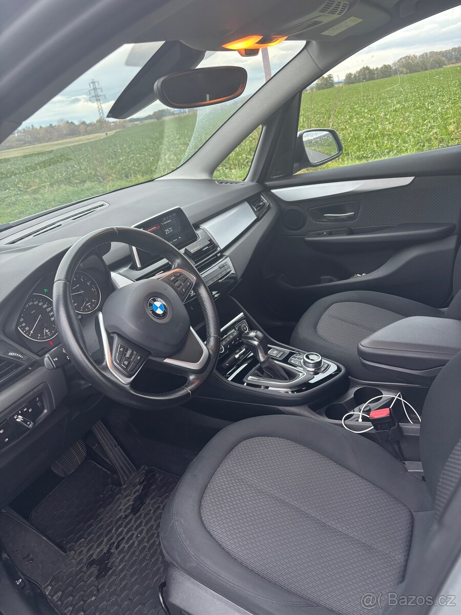 BMW 218i Grand Tourer - 10