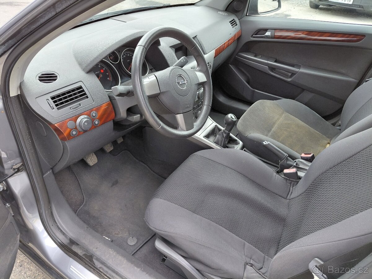 ASTRA 1.4 16V, 135000km-DOLOŽENO, původ ČR, VELMI SOLIDNÍ - 10