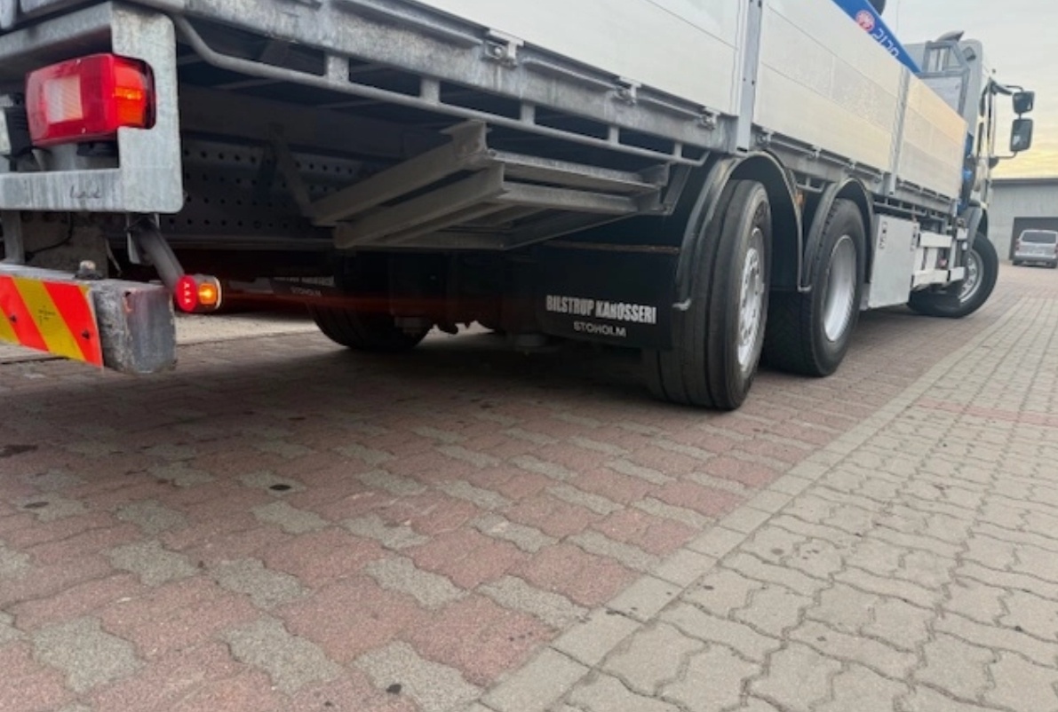 Volvo FE 320 6x2 E6 - valník s HDS - 10