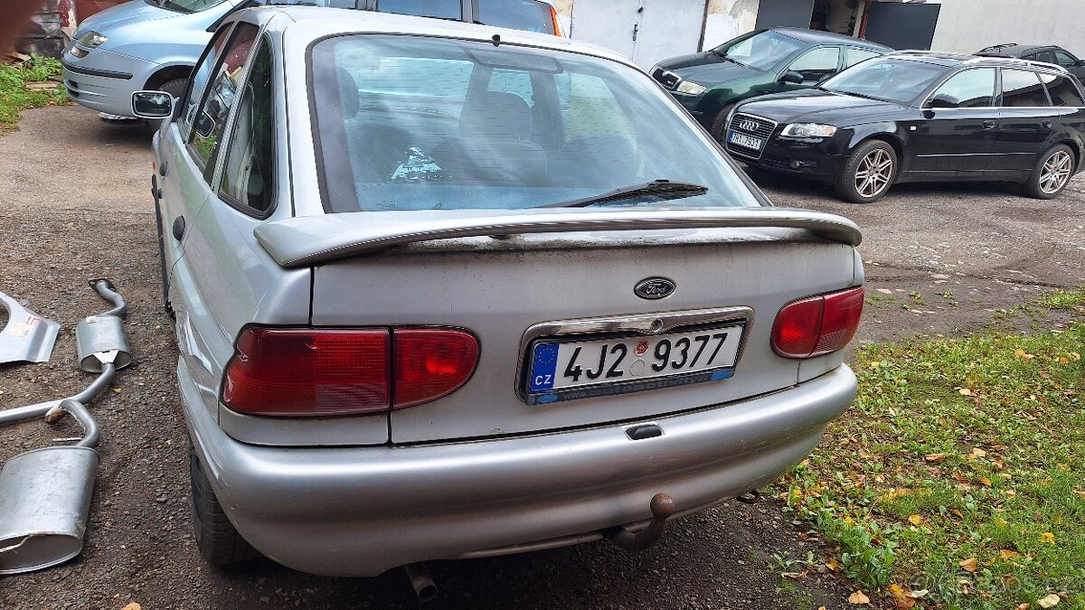 Ford escort - 10