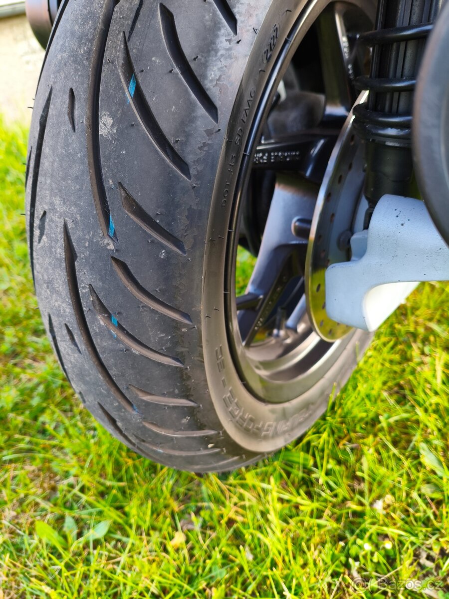 Yamaha X-Max 125i - 10