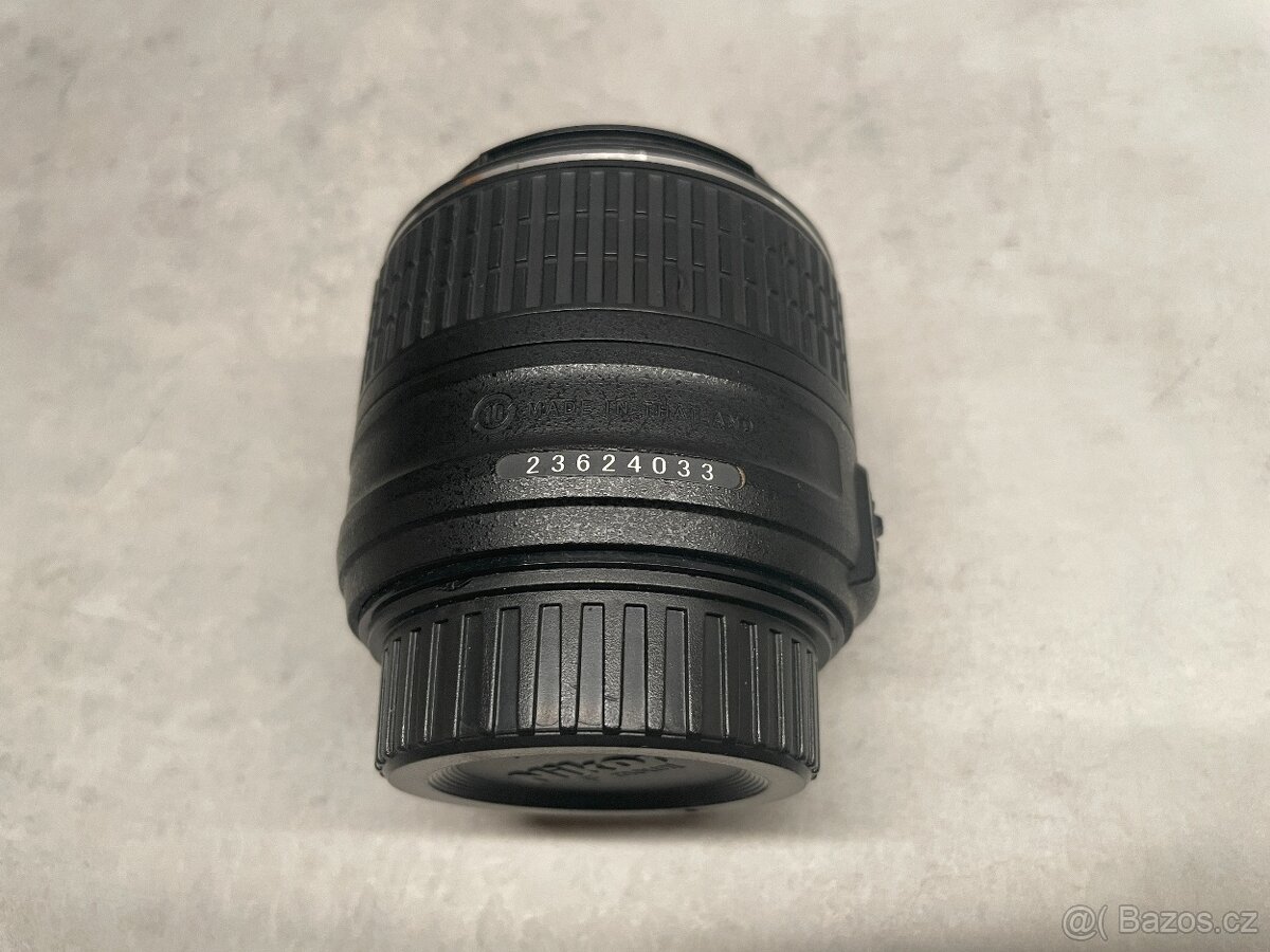 Objektiv Nikon AF-S DX NIKKOR 18-55mm f/3.5-5.6G VR II - 10